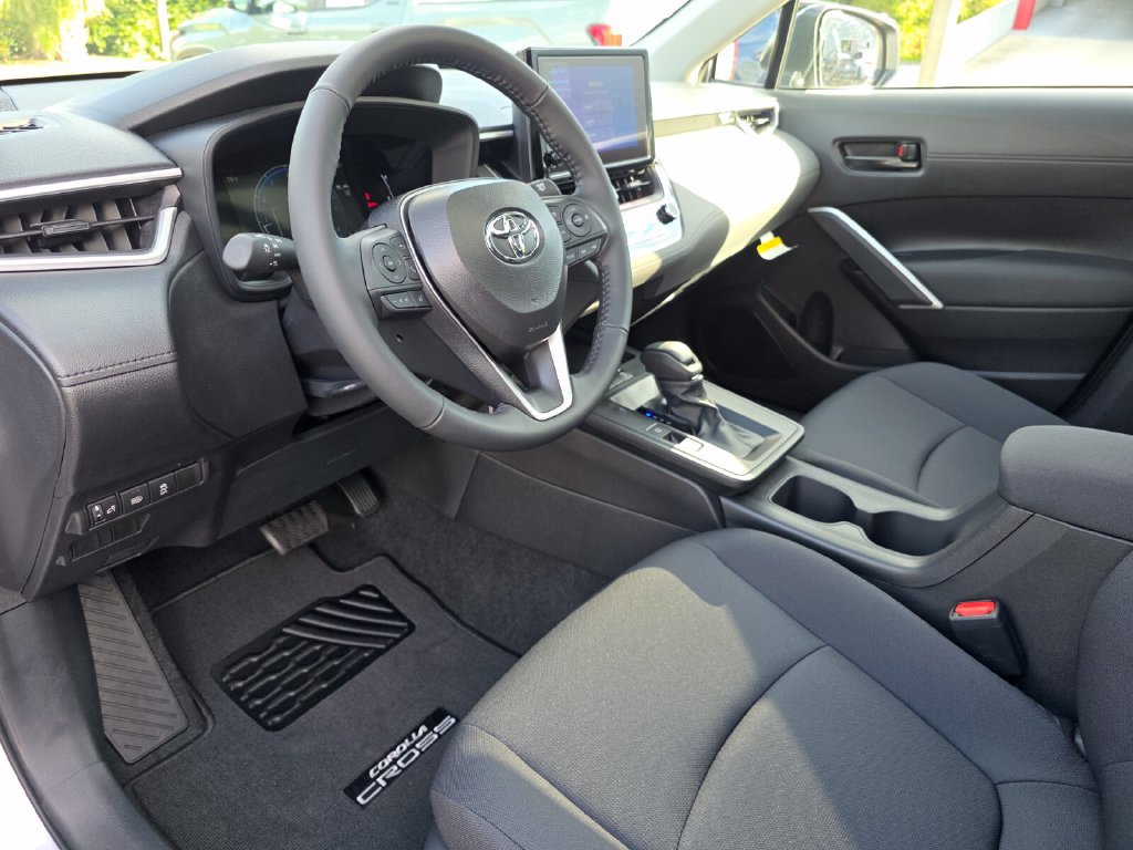 New 2026 Toyota Corolla Cross LE FWD image 25