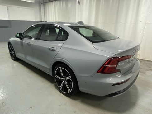 Used 2025 Volvo S60 B5 Ultra image 2