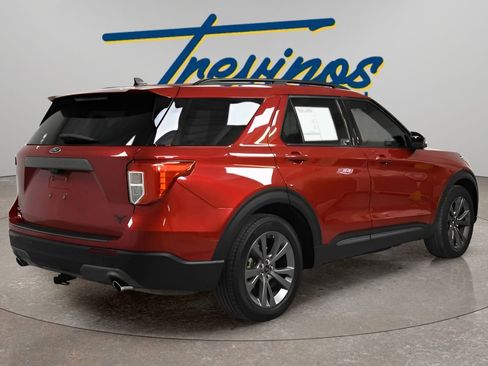 Used 2022 Ford Explorer XLT w/ Equipment Group 202A image 2