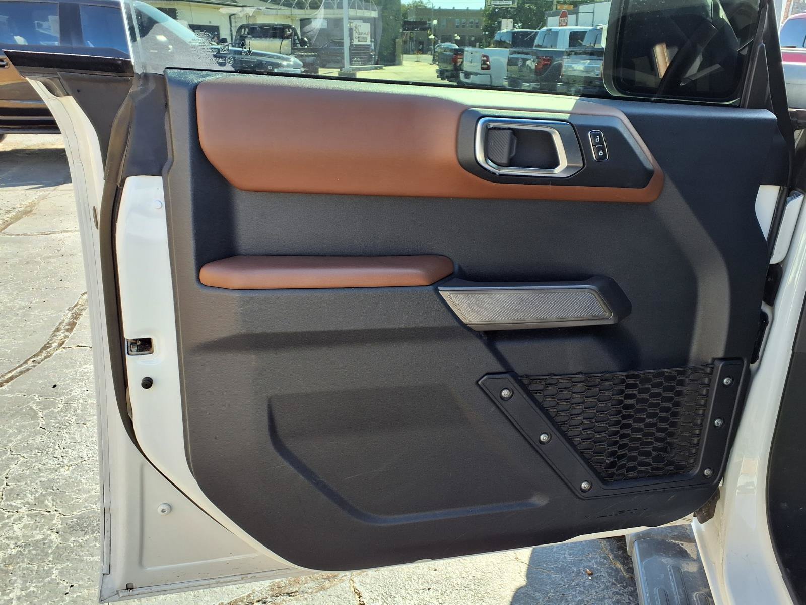 Used 2023 Ford Bronco Outer Banks AWD/4WD image 13