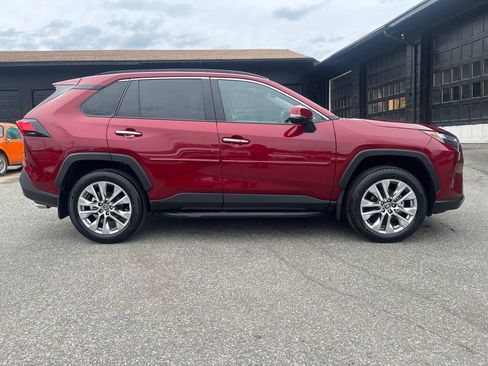 Used 2025 Toyota RAV4 Limited w/ Advanced Technology Package AWD/4WD image 16