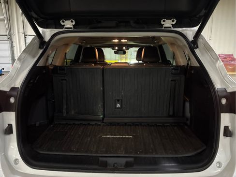 Used 2023 Toyota Highlander XLE AWD/4WD image 7