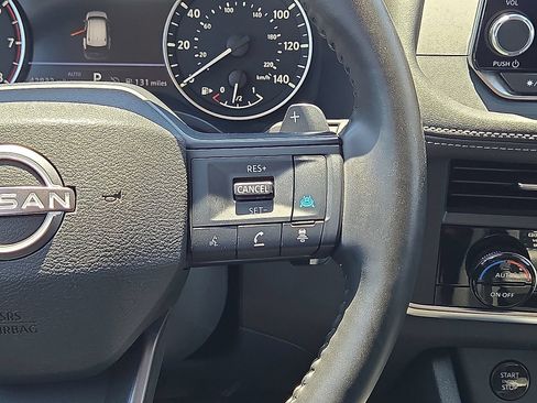 Used 2025 Nissan Rogue SV AWD/4WD image 20