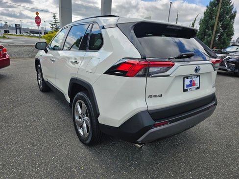 Used 2020 Toyota RAV4 Limited image 5