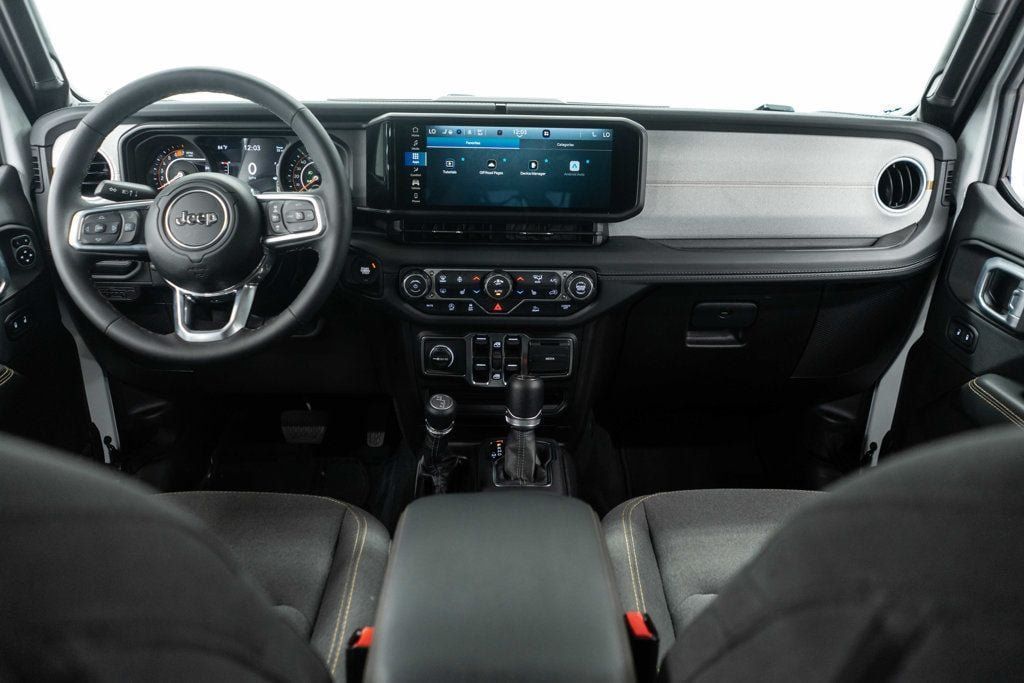 Used 2026 Jeep Wrangler Unlimited Sahara AWD/4WD image 10