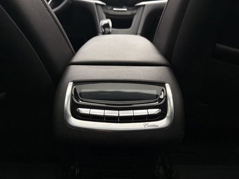 Used 2021 Cadillac XT6 Premium Luxury image 23