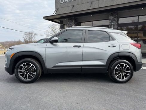 Used 2024 Chevrolet TrailBlazer LT w/ LT Cold Weather Package image 7