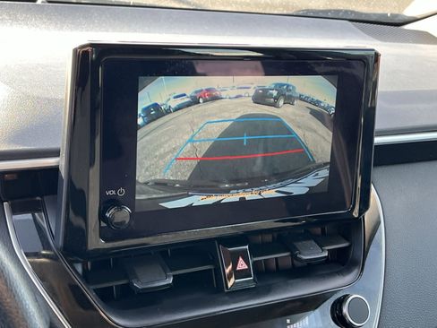 Used 2025 Toyota Corolla LE image 19