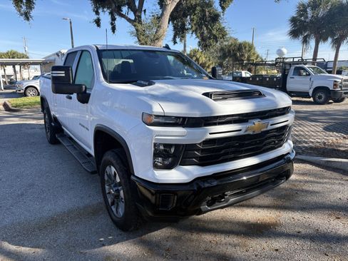 Used 2024 Chevrolet Silverado 2500 Custom w/ Custom Convenience Package image 1