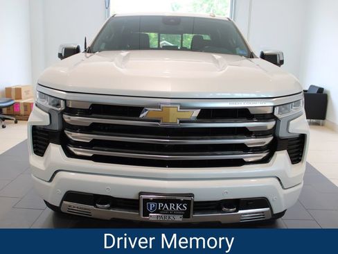 Certified 2024 Chevrolet Silverado 1500 High Country w/ High Country Premium Package AWD/4WD image 15
