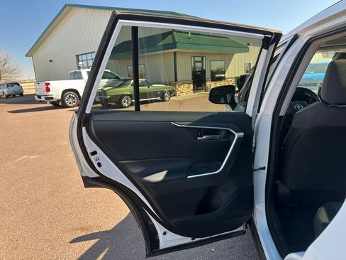 Used 2019 Toyota RAV4 XLE w/ Convenience Package AWD/4WD image 20