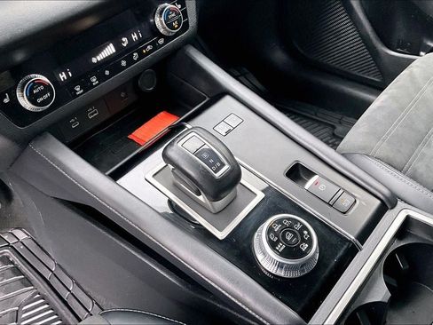 Used 2024 Mitsubishi Outlander SE AWD/4WD image 17