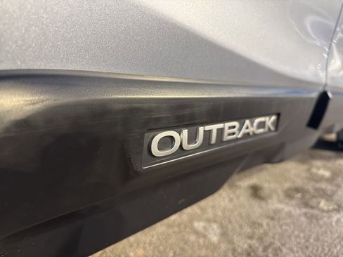 Used 2023 Subaru Outback Limited image 16