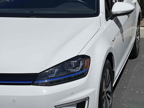 Used 2015 Volkswagen e-Golf SEL Premium image 26