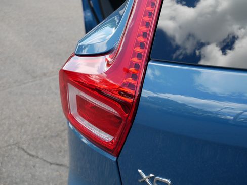 Used 2025 Volvo XC40 B5 Plus AWD/4WD image 17