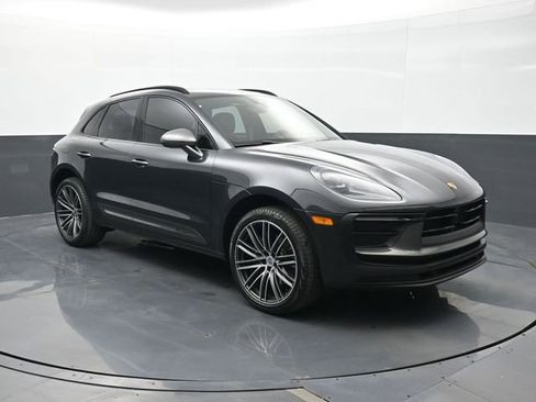 Certified 2025 Porsche Macan Turbo image 25