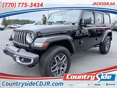 Used 2026 Jeep Wrangler Unlimited Sahara AWD/4WD image 1
