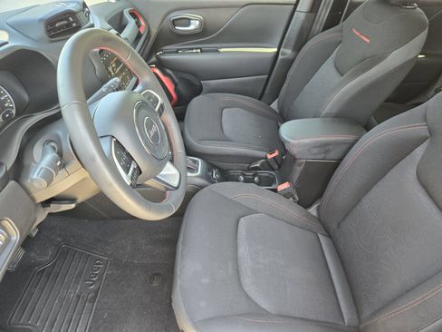 Used 2023 Jeep Renegade Trailhawk AWD/4WD image 14