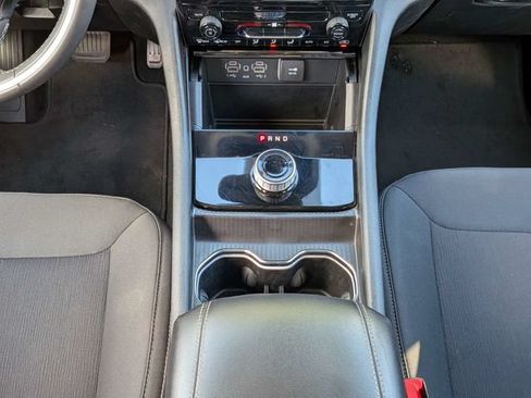 Used 2024 Jeep Grand Cherokee Laredo RWD image 21