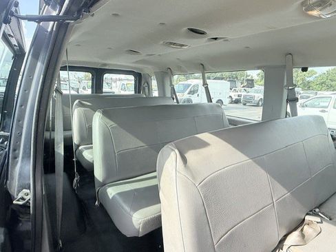 Used 2006 Ford E-350 and Econoline 350 XL RWD image 12