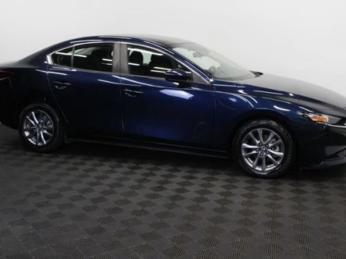Used 2020 MAZDA MAZDA3 Sedan FWD image 4