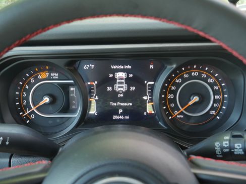 Used 2024 Jeep Wrangler Rubicon w/ Technology Group AWD/4WD image 7