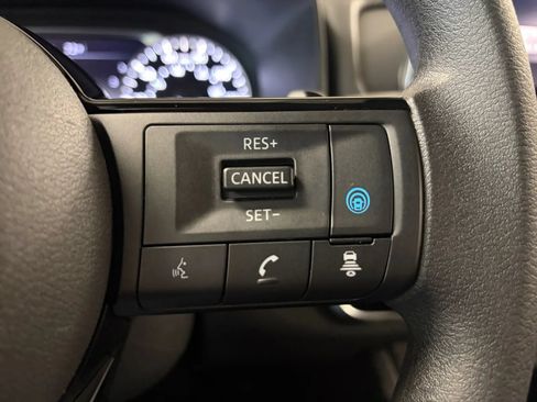 Used 2022 Nissan Rogue SV AWD/4WD image 29