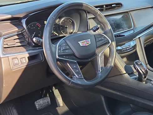Used 2023 Cadillac XT5 Premium Luxury image 10