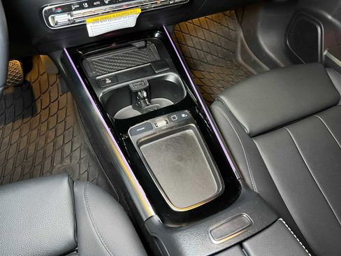 Certified 2025 Mercedes-Benz GLA 250 4MATIC image 29