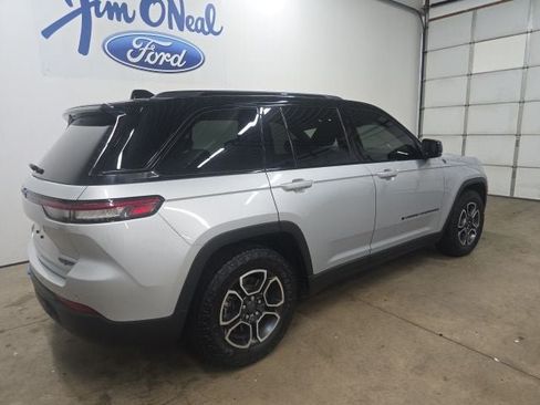 Used 2022 Jeep Grand Cherokee Trailhawk AWD/4WD image 10