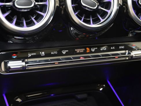 Used 2024 Mercedes-Benz GLA 35 AMG 4MATIC image 35