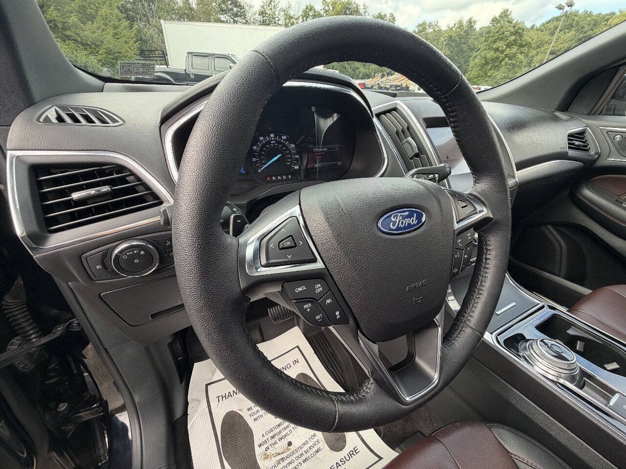 Used 2020 Ford Edge Titanium w/ Equipment Group 301A AWD/4WD image 11