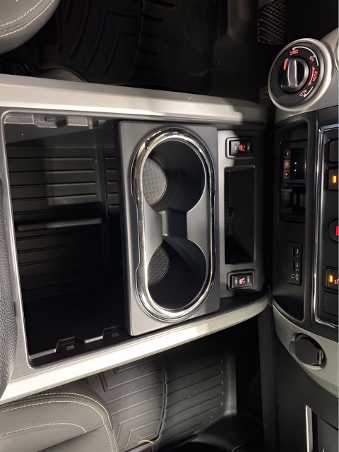 Used 2019 Nissan Titan SV w/ SV Convenience Package AWD/4WD image 18