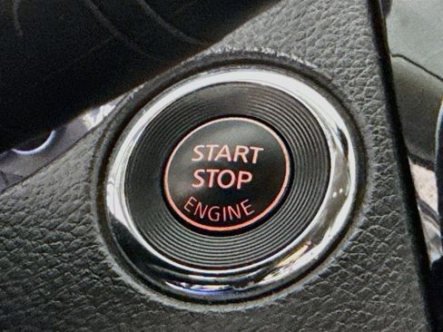 Used 2020 Nissan Rogue SV FWD image 21
