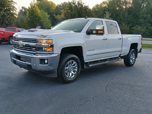 Used 2019 Chevrolet Silverado 2500 LTZ w/ Duramax Plus Package AWD/4WD image 8