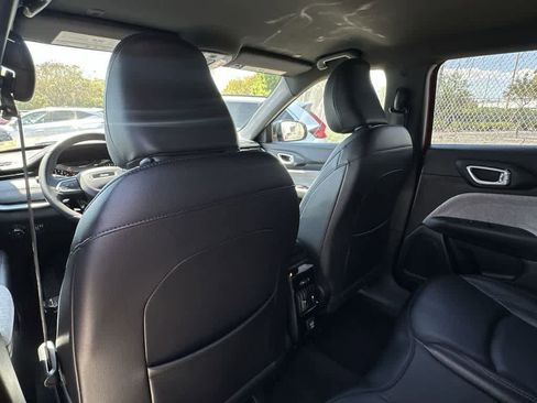 Used 2023 Jeep Compass Latitude image 23