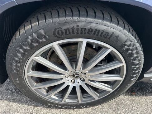 Used 2024 Mercedes-Benz GLS 580 4MATIC image 12