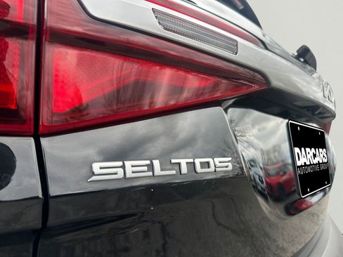 Used 2023 Kia Seltos LX AWD/4WD image 31