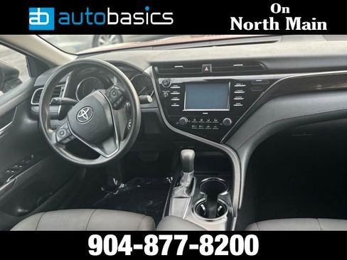 Used 2020 Toyota Camry LE image 17
