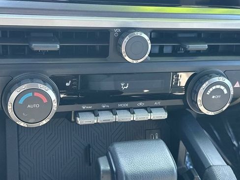 Used 2025 Toyota Tacoma TRD Off-Road image 23