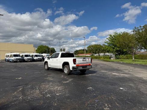 Used 2021 GMC Sierra 1500 SLE image 4