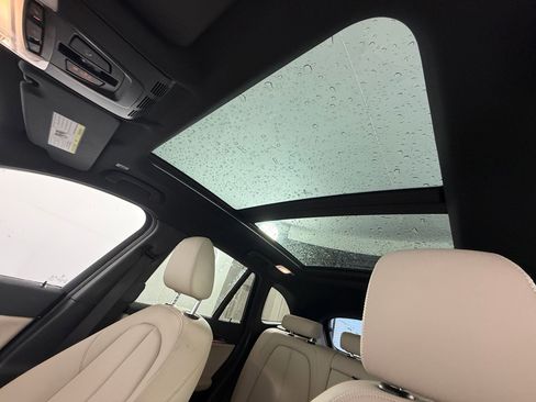 Used 2018 BMW X1 sDrive28i w/ Convenience Package FWD image 15