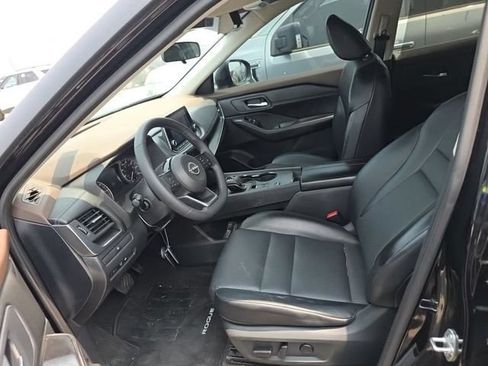 Used 2023 Nissan Rogue SV w/ SV Premium B Package FWD image 6