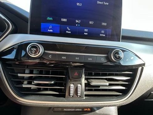 Used 2020 Ford Escape SE image 14