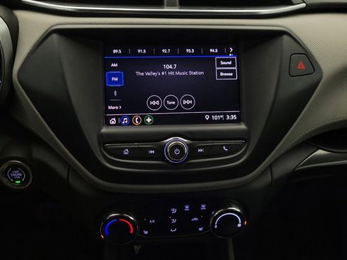 Used 2021 Chevrolet TrailBlazer LT AWD/4WD image 25
