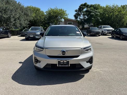 Certified 2023 Volvo XC40 Recharge Plus image 8