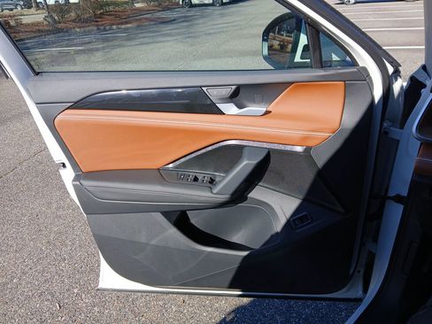 New 2026 Volkswagen Tiguan SEL R-Line image 10