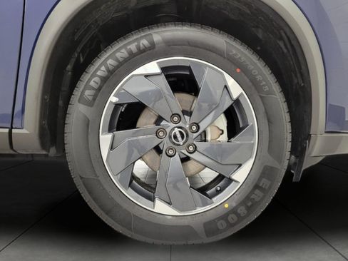 Certified 2025 Nissan Rogue SV AWD/4WD image 36