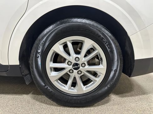 Used 2023 Kia Carnival LX image 54