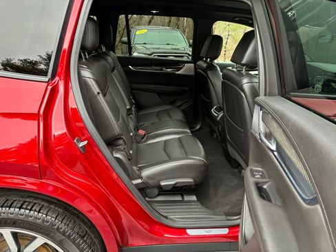 Used 2023 Cadillac XT6 Sport w/ Technology Package image 28